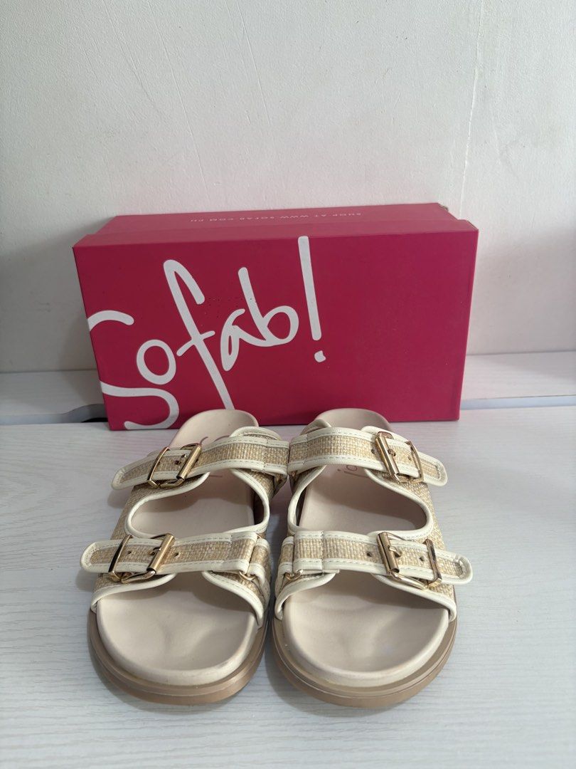 Sofab! Cream Sandals Size 37 (Category: Flats & Sandals) located in Quezon City. Submitted by geminiselection (Listing ID 1467342972, Image 2). Description: 🦋Sofab! Brandnew 🎀 complete pa lahat, 1299 orig price 👣 size 37.