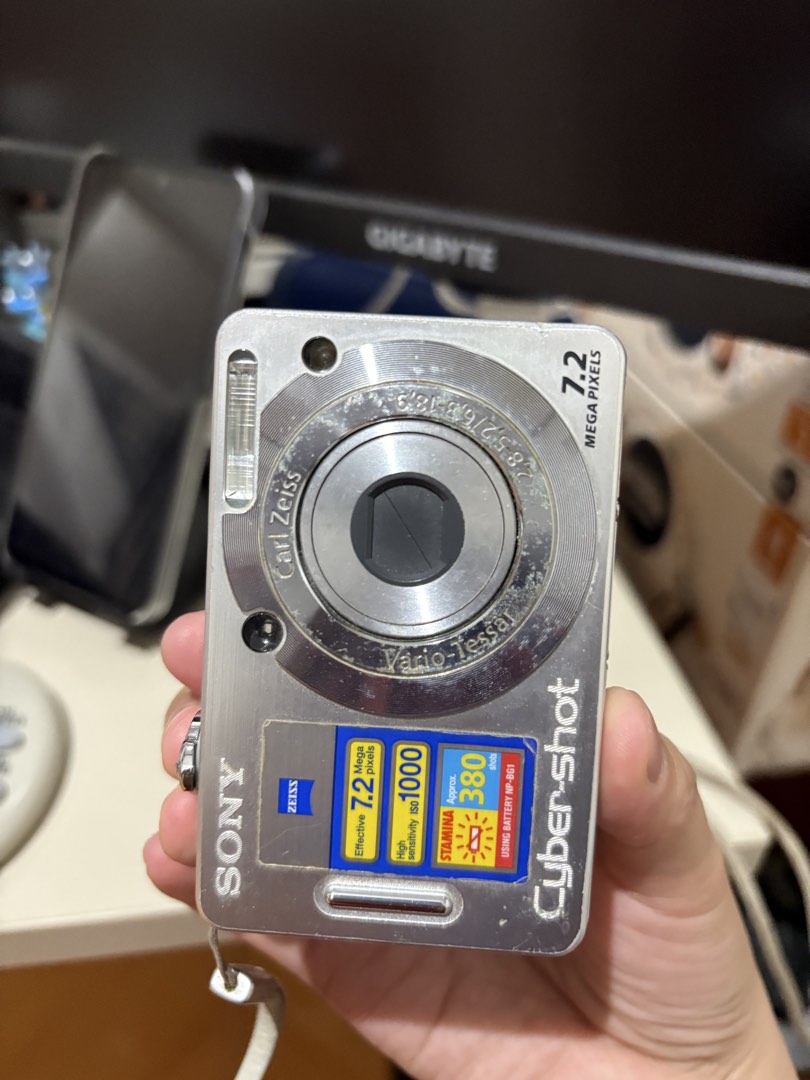 Sony Cyber-shot 7.2 Megapixels Carl Zeiss Vario-Tessar Digital Camera ...