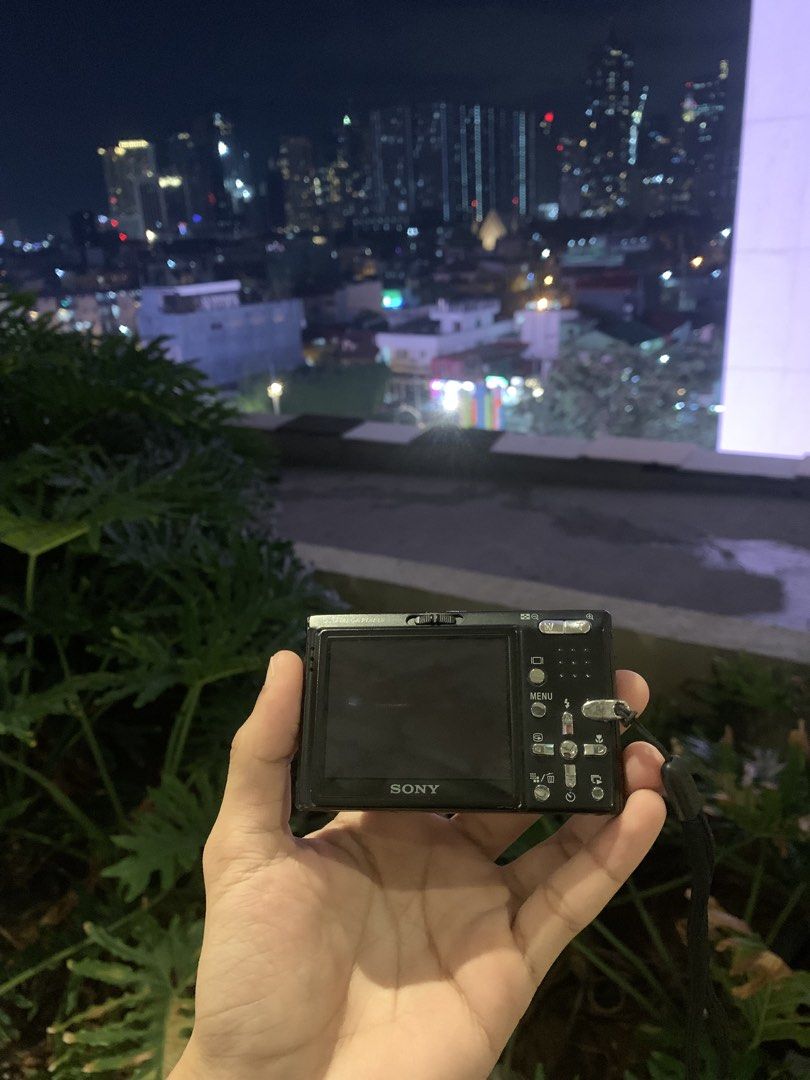 Sony Cyber-shot DSC-T9 (Category: Cameras) located in Manila. Submitted by gudthriftby.la (Listing ID 1467224095, Image 2). Description: Digital Camera Model: Sony Cyber-shot DSC-T9 6.0MP • 3x Optical Zoom 100% Fully working camera. Issue: None — ₱3,199 - ₱2,999 ( No charger no memory card included. ) MOP: GCASH / MOD: J&T & LBC 🚚 Located: Sta Ana Manila, Philippines 🇵🇭 DM TO PURCHASE.