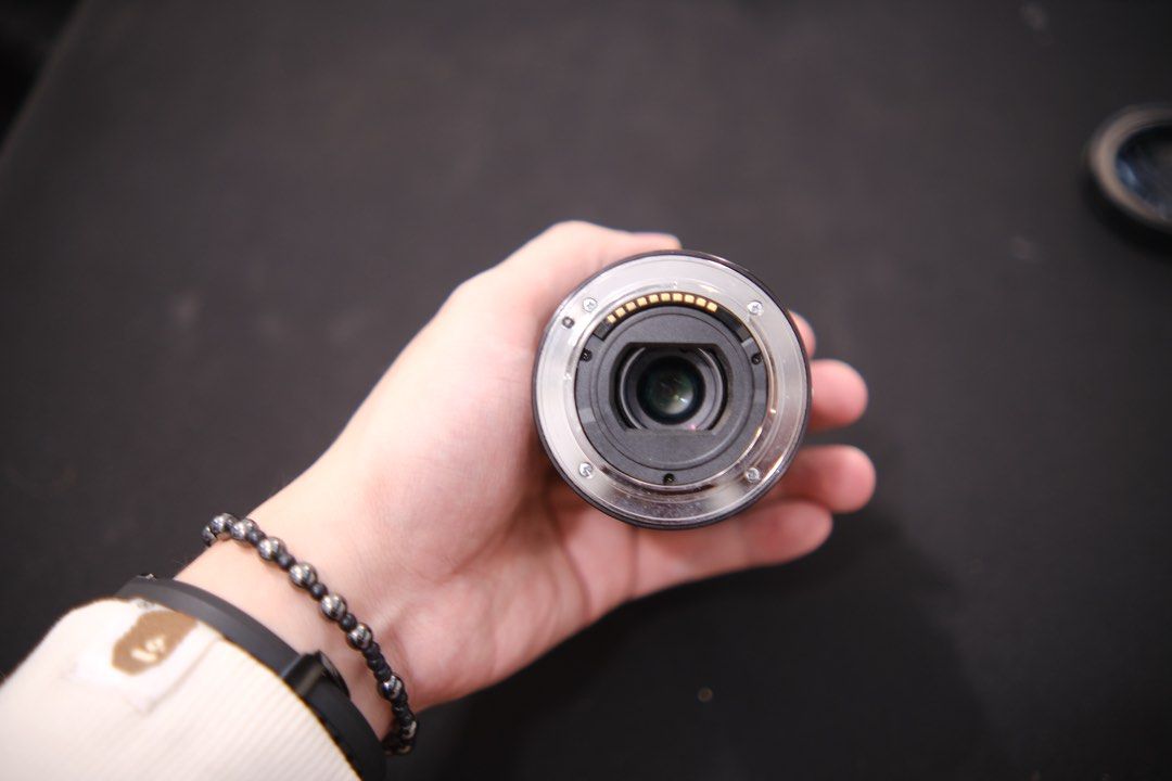 Sony Lens (Category: Lens & Kits) located in Manila. Submitted by departmentstore.ph (Listing ID 1467212038, Image 3). Description: Photos sometimes come out hazy. Minor fungus. Need cleaning..