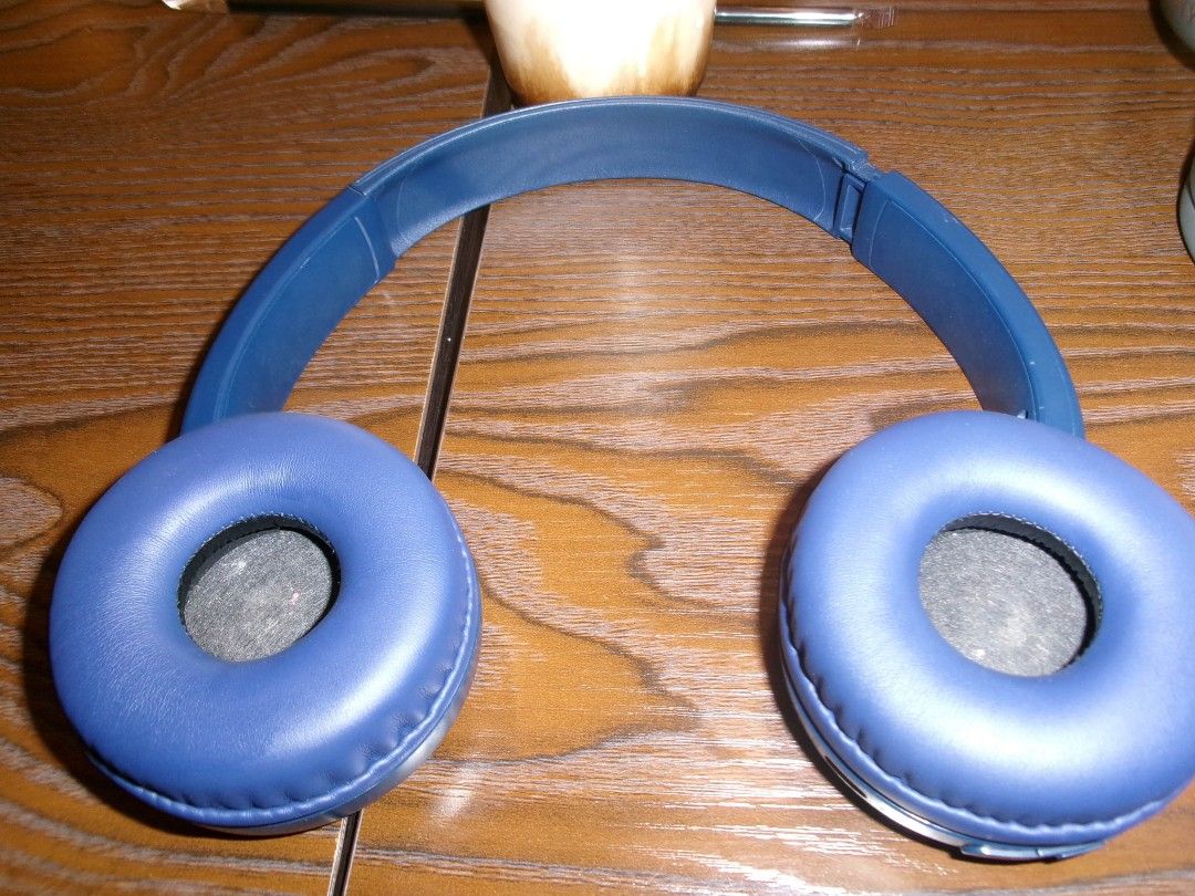 Sony WH-CH510 Wireless Headphones (Category: Headphones & Headsets) located in Manila. Submitted by fiercebird_3a8112 (Listing ID 1467215808, Image 2). Description: 🎧 Sony WH-CH510 Wireless Headphones — Price: ₱1,250 negotiable (if SURE BUYER) Condition: Very good condition RFS: Upgrading to another headphones ✨ Details: * Original Sony WH-CH510 * Bluetooth wireless * Up to 35 hours battery life * Lightweight and comfortable * USB-C charging * A