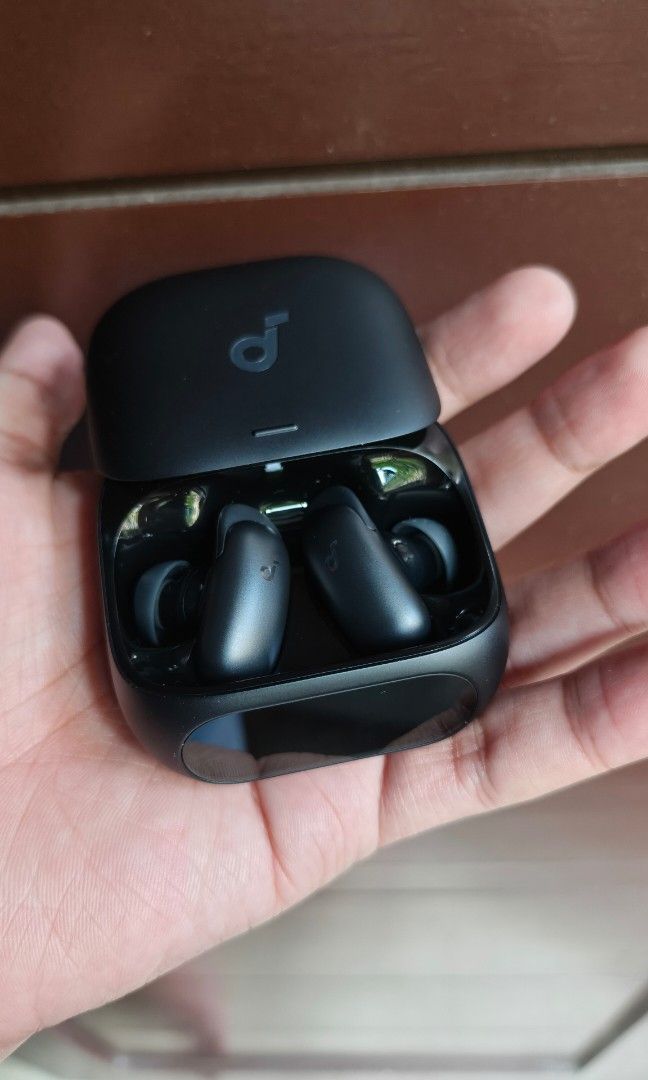 Soundcore Liberty 5 Pro Black (Category: Earphones) located in Pasig City. Submitted by agapriano025 (Listing ID 1467284684, Image 2). Description: FOR SALE! Soundcore Liberty 5 Pro Less than 2 months old. Still in excellent, like-new condition. No box because our fur baby chewed it up. Selling Price : ₱3,500 Original price: ₱8,990 No issues at all! Unlimited testing is welcome upon pickup. You can pick it up at my place so you can test it yourse