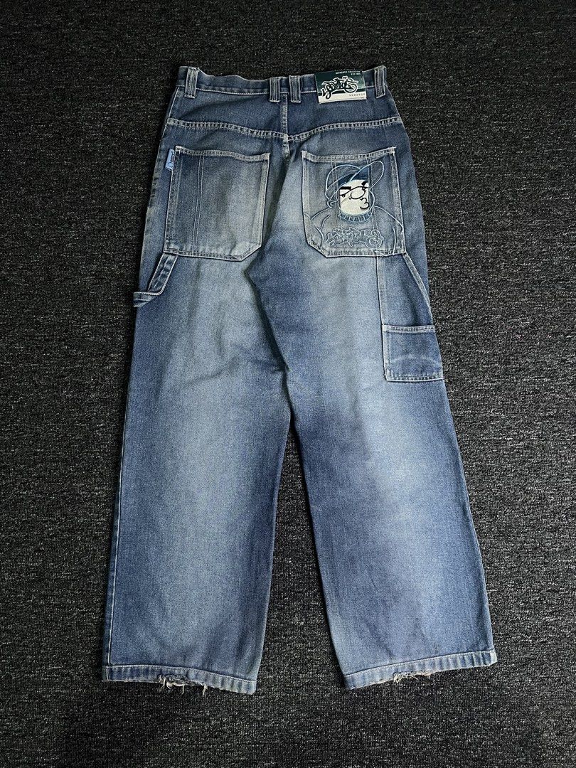 Southpole BBoy Carpenter Pants (Category: Jeans) located in Manila. Submitted by thrifty.4pp4rels (Listing ID 1467306139, Image 1). Description: Shipping fee shouldered by the buyer Issues: Distressed hem Altered length Measurements: W 32 L 42 Thigh 13.5 Hem 10.