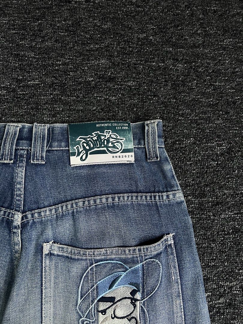 Southpole BBoy Carpenter Pants (Category: Jeans) located in Manila. Submitted by thrifty.4pp4rels (Listing ID 1467306139, Image 2). Description: Shipping fee shouldered by the buyer Issues: Distressed hem Altered length Measurements: W 32 L 42 Thigh 13.5 Hem 10.