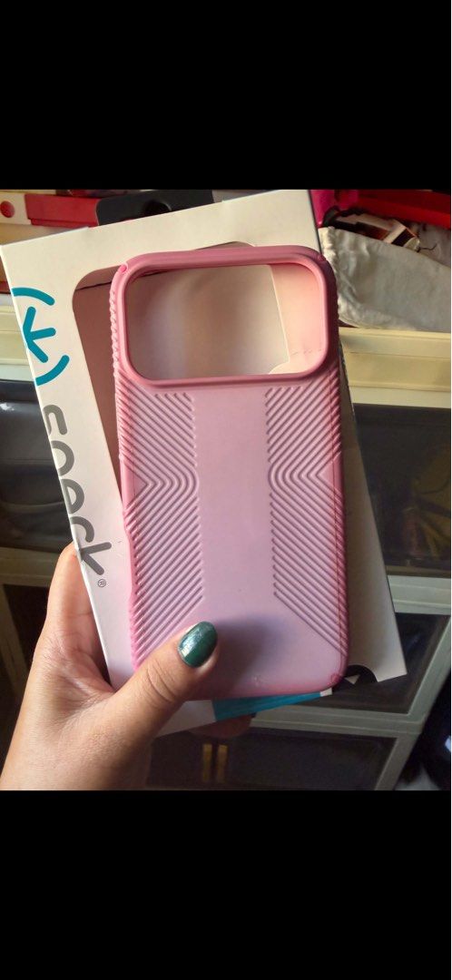Speck for 17 Pro Max (Category: Cases & Sleeves) located in Quezon City. Submitted by chinsdeclu (Listing ID 1467314061, Image 1). Description: with hydrogel film no issue.