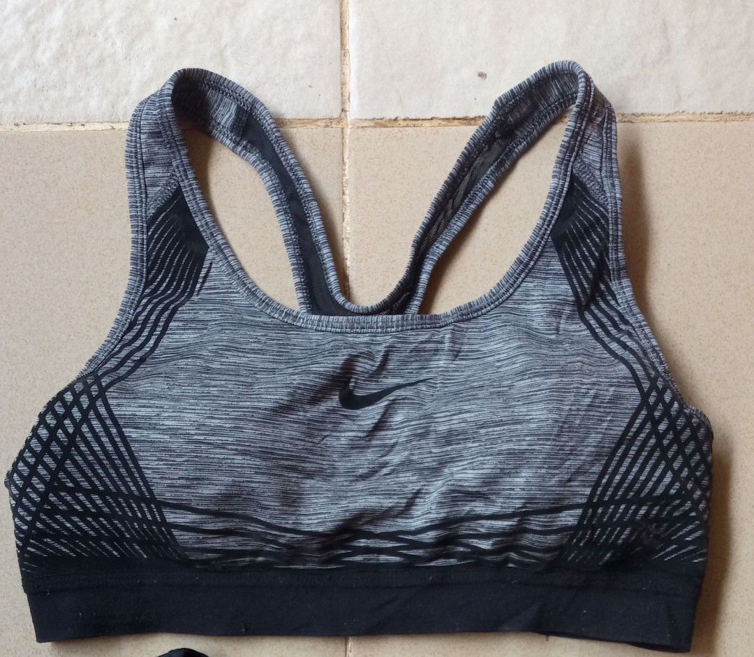 Sports bra (Category: Exercise Mats) located in Ajuy. Submitted by keenstone_527dd8 (Listing ID 1467289814, Image 1). Description: .