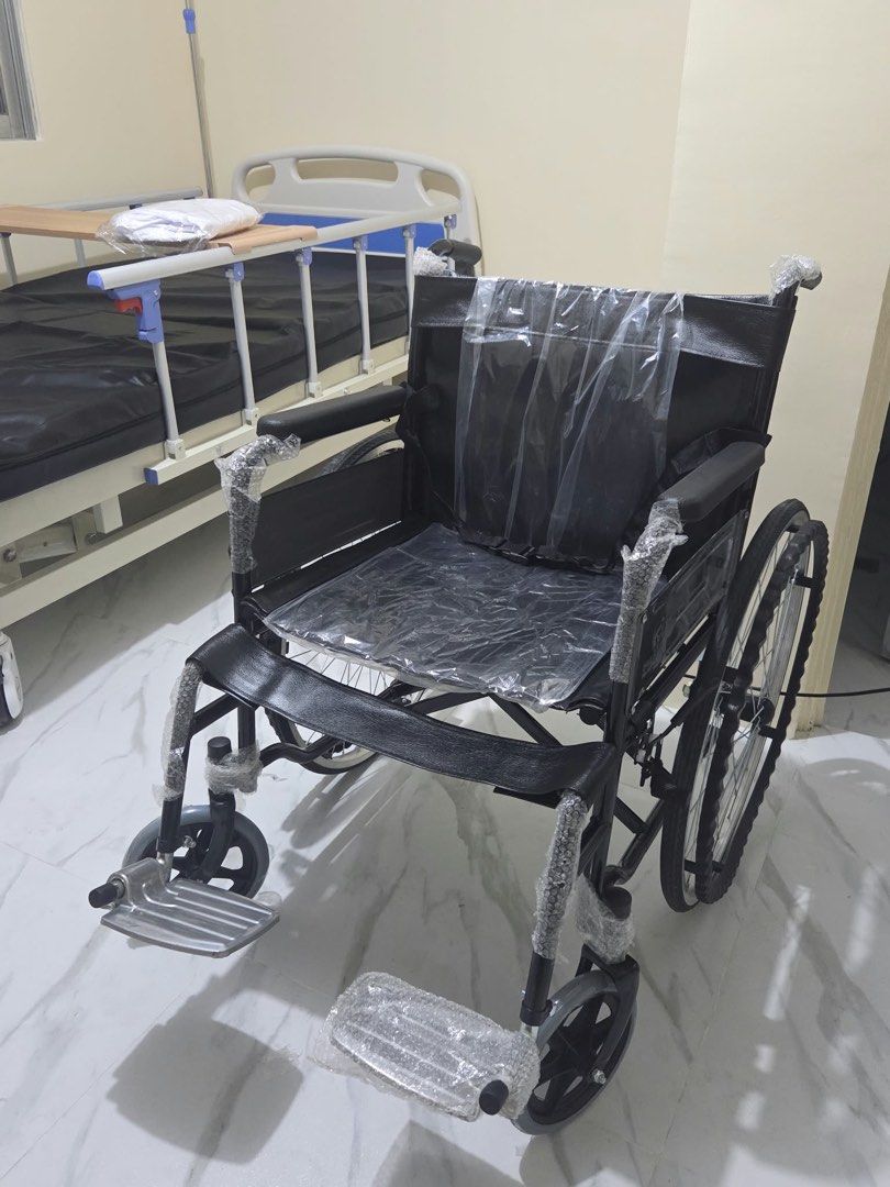 Standard wheelchair (Category: Wheelchairs) located in Manila. Submitted by rheata225 (Listing ID 1467333774, Image 1). Description: .
