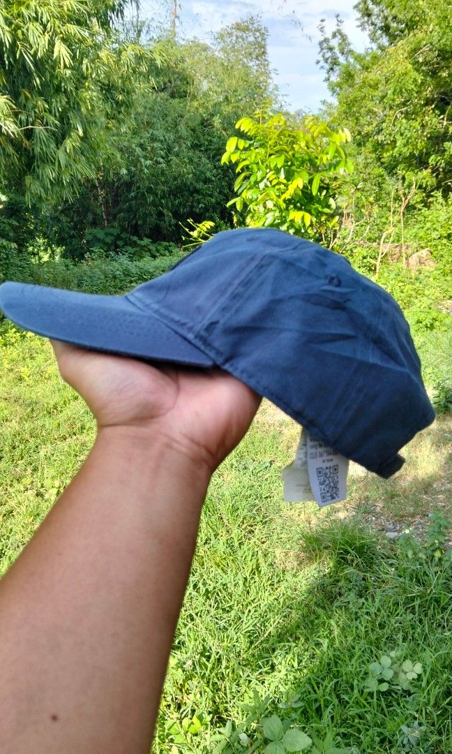 Stone Island (Category: Caps & Hats) located in Alaminos. Submitted by jez.18 (Listing ID 1467280273, Image 3). Description: .