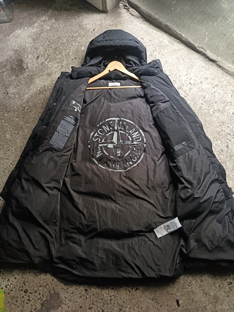 Stone Island Dormeuil Nylon Metal Primaloft Down Long Coat (Category: Coats, Jackets and Outerwear) located in Caloocan City. Submitted by gemfinder669 (Listing ID 1467198948, Image 3). Description: - Brand: Stone Island - Style: Long Down Coat / Parka - Color: Black - Size: Medium - Materials: Nylon Metal fabric with Primaloft insulation - Fill: 90% Goose Down, 10% Feather - Special Features: SI House Check by Dormeuil, large compass graphic ins