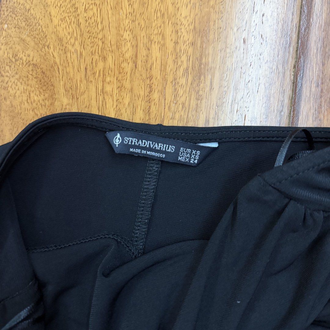 Stradivarius Dress (Category: Dresses) located in Muntinlupa City. Submitted by myrandomthingz (Listing ID 1467353591, Image 2). Description: .