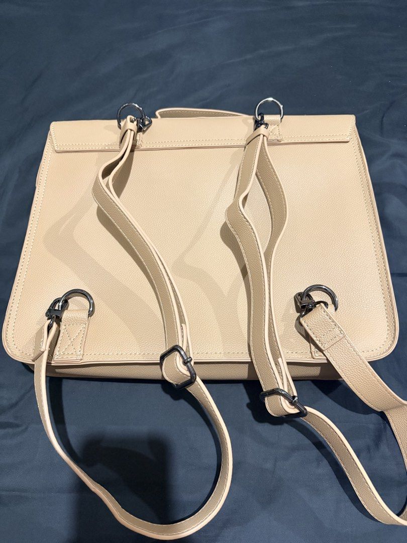 Straigh*forward Le Deux Bag Backpack (Category: Backpacks) located in Manila. Submitted by njcatchuela (Listing ID 1467332507, Image 2). Description: Brand New Le Deux in Apricot Complete accessories, no issues, not used RFS - bought blindly and my work items and long folding umbrella doesnt fit the bag 😭 Selling lower from 2,000 mall srp. Buyer pays for shipping (from Binan or Makati) or can do meet up.