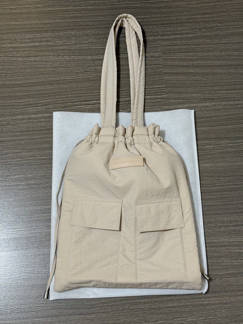 Straightforward Sufla Tote Beige (Category: Tote Bags) located in Paranaque City. Submitted by agentwix (Listing ID 1467254798, Image 2). Description: Didn’t use that much. No flaws. With dust bag Location: Don Bosco, Parañaque MOP: GCash.
