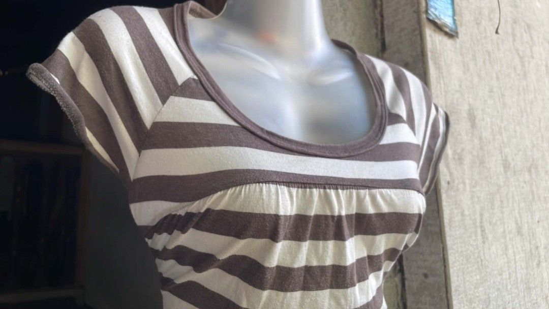 Stripes Brown& White Top (Category: Shirts) located in Agoo. Submitted by nightingail (Listing ID 1464143411, Image 2). Description: - negotiable - color may vary due to lighting - manage your expectations, all items are with brand new, preloved or thrifted - no rush shipping - no refund/cancelation.