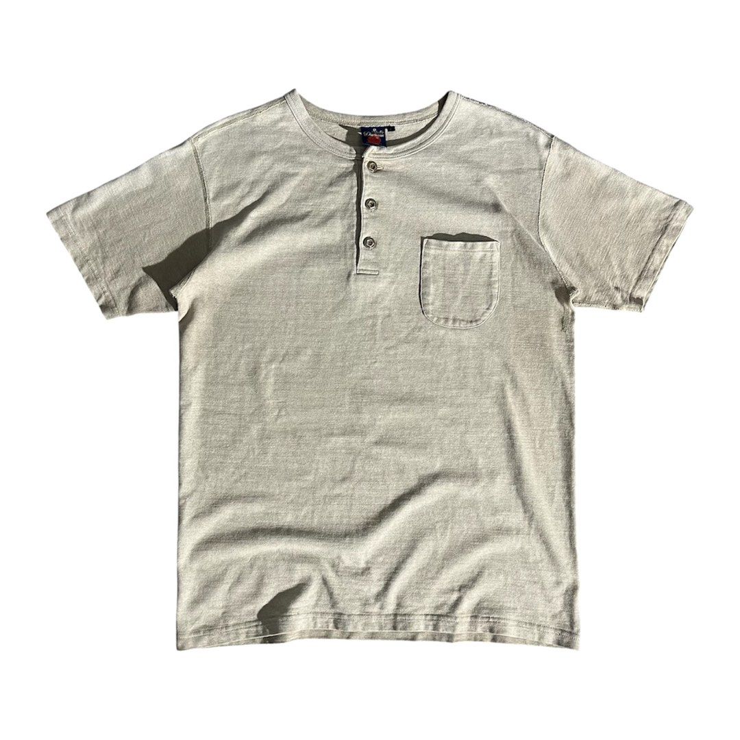 Studio D’Artisan Henley Pocket T-Shirt (Category: Tshirts & Polo Shirts ) located in Daraga. Submitted by th3cliquejunks (Listing ID 1467283166, Image 1). Description: Studio D’Artisan Henley Pocket T-Shirt Tagged Size: Large Condition: 10/10 Flawless Made in: Japan Measurement: Pit to pit: 20” Length: 27” - 3,880 Dm!.
