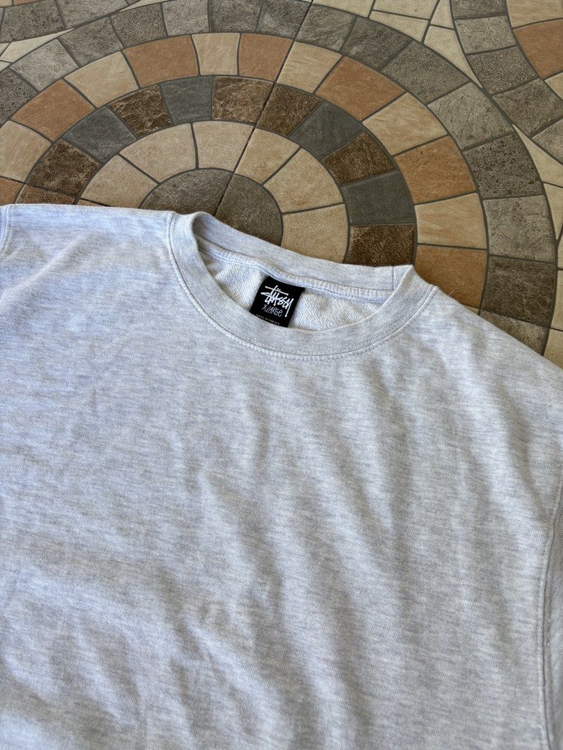 Stussy crewneck (Category: Announcements) located in Manila. Submitted by james.blunt131 (Listing ID 1467182872, Image 2). Description: No issue excellent condition size xlarge.