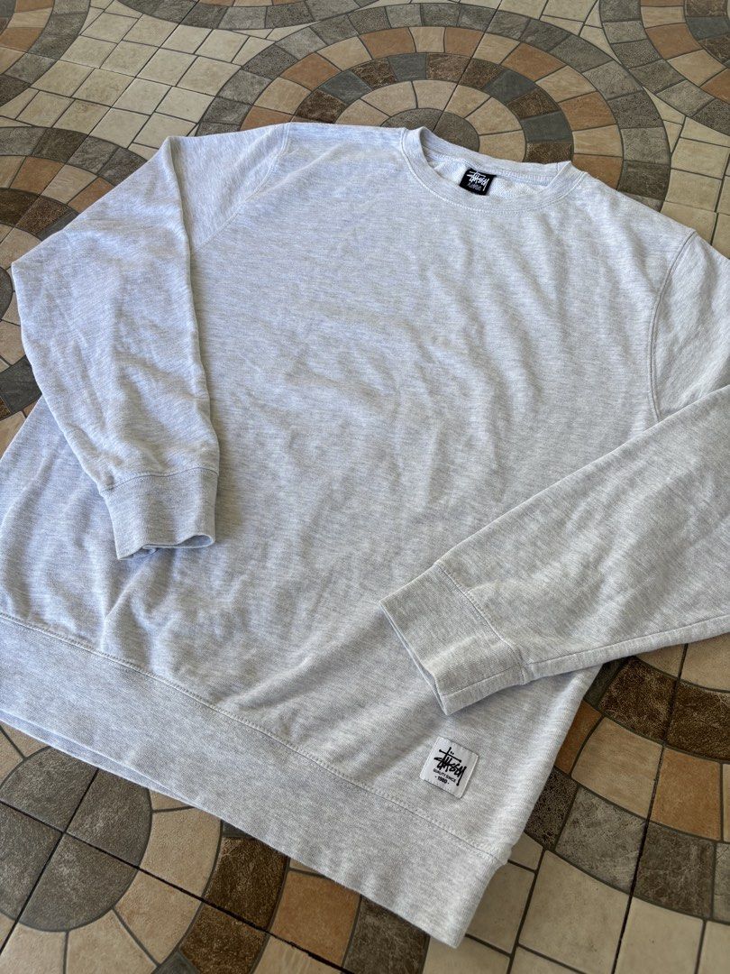 Stussy crewneck (Category: Announcements) located in Manila. Submitted by james.blunt131 (Listing ID 1467182872, Image 3). Description: No issue excellent condition size xlarge.