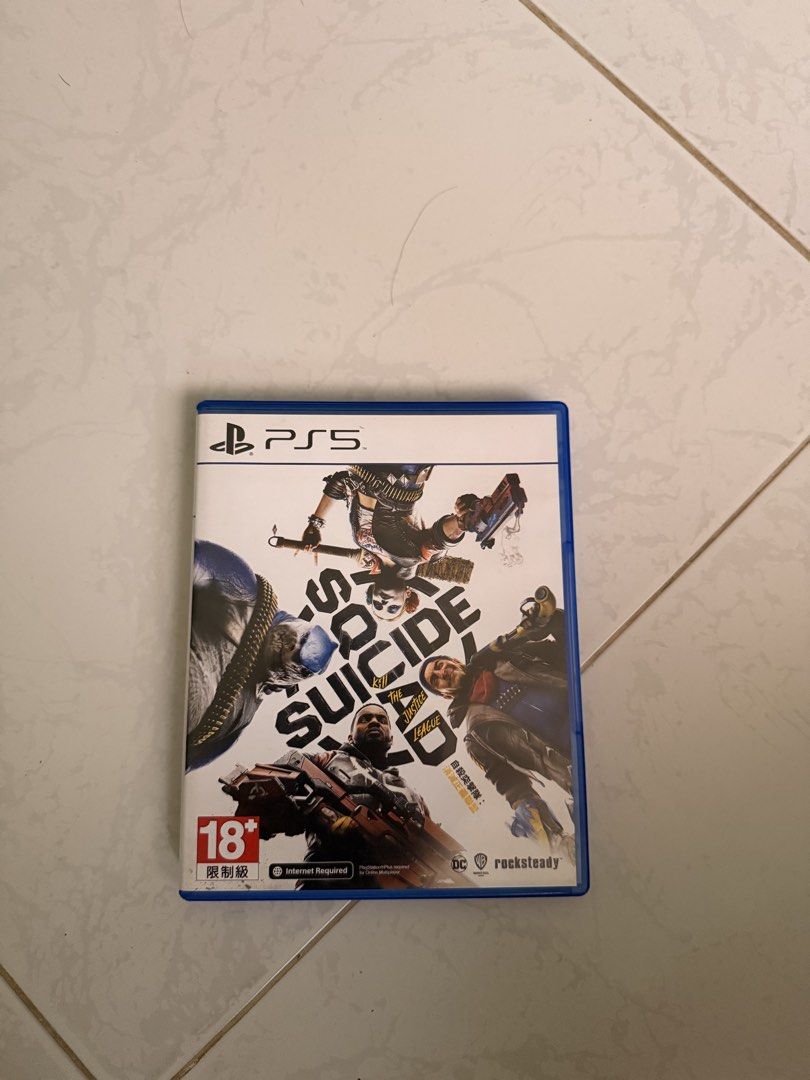 Suicide Squad Kill The Justice League PS5 (Category: PlayStation) located in Lucena. Submitted by lcndeclutter (Listing ID 1467243223, Image 2). Description: - Platform: PlayStation 5 (PS5) - Condition: Physical disc in clean, working condition with original case - Inclusions: Original game case and classic outfits insert - Language: English audio with supported subtitles - Rating: Rated 18+ for mature content - Mode: Action-adventure shooter rea