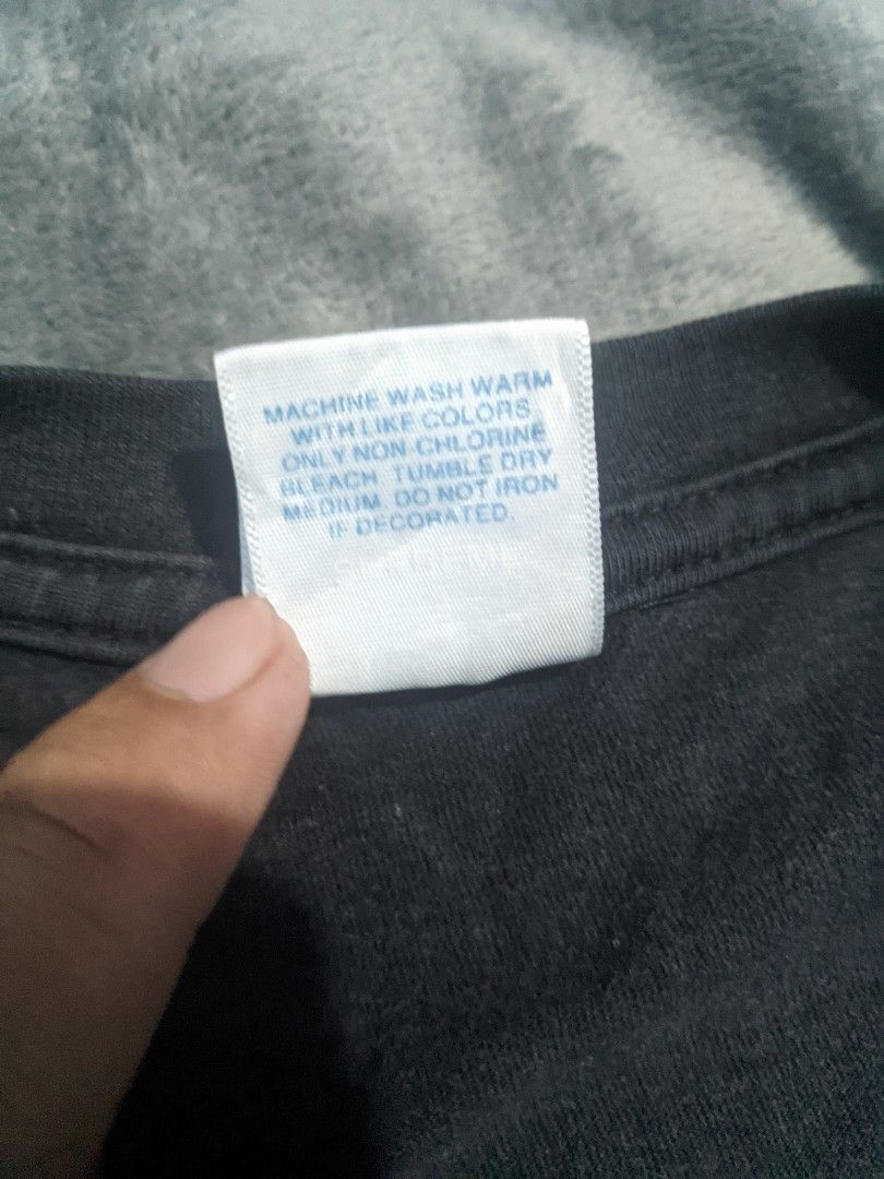 Supreme Black Box Logo (Category: Tshirts & Polo Shirts ) located in San Ildefonso. Submitted by tripniberto (Listing ID 1467325966, Image 3). Description: Supreme Dimes: 20.5/28L Issue: Need wash, Sign of use, Minimal hairline/cracks Color Rate: 8.8/10(or better) (lighting may affect the color on images) MOP: gcash MOD: j&t(+sf) NO RUSH SHIPPING!!! (3-5days Ship out!) please manage your expectations this is ukay items PM if interested 📩 Bulacan