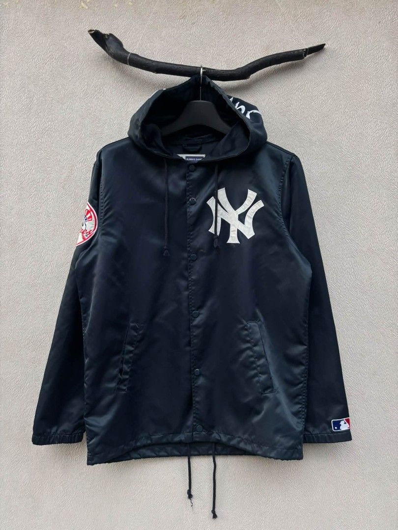 SUPREME MLB (Category: Coats, Jackets and Outerwear) located in Leyte. Submitted by thrift_by_nblza (Listing ID 1467306979, Image 1). Description: Supreme x New York Yankees Large to XL 23x29 No Issue Good as New.