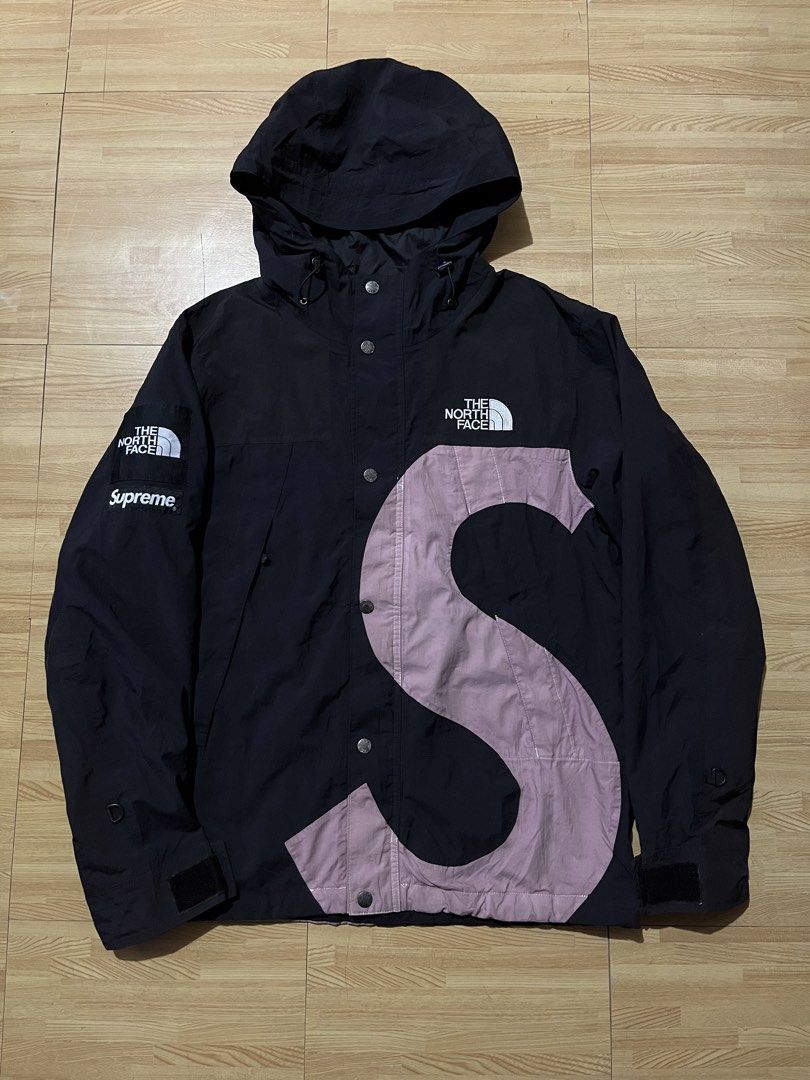 Supreme x TNF mountain jacket S Logo (Category: Coats, Jackets and Outerwear) located in Mabalacat. Submitted by brkebys00 (Listing ID 1467349095, Image 1). Description: Very good condition No issue 5’7 height model in frame.