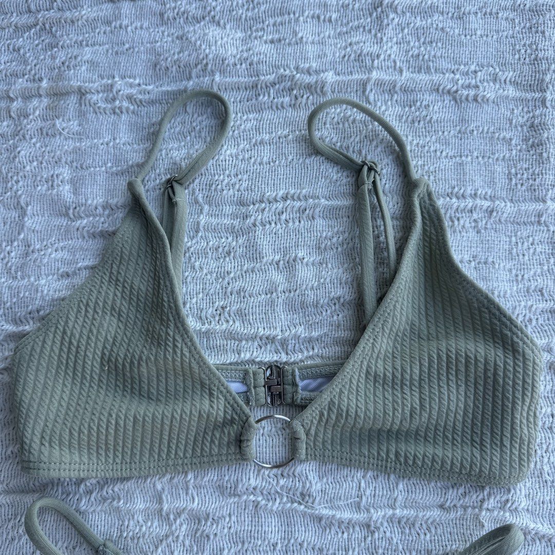 Swimsuit Green Sexy String Two Piece Bikini (Category: Bikinis & Swimsuits) located in Manila. Submitted by thriftclub.ph (Listing ID 1467308257, Image 3). Description: ⚪️ With pad slots ⚪️ Sexy fit!!.