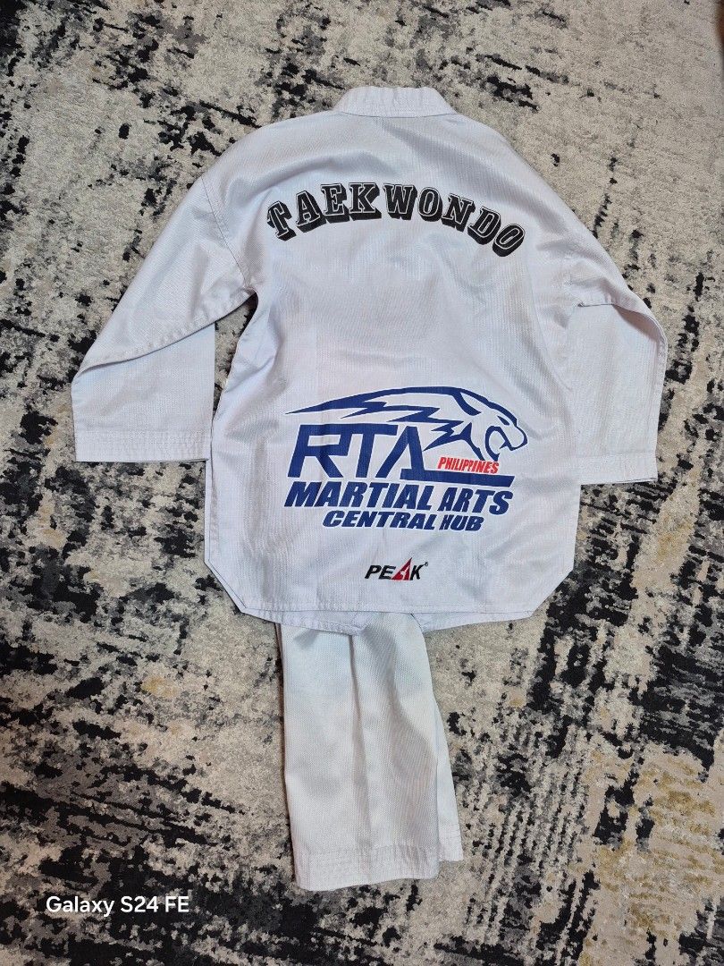 Taekwondo Dobuk Clothing (Category: Combat Sports) located in Quezon City. Submitted by fina.chieng77-75439 (Listing ID 1467244476, Image 1). Description: used but still in good condition for 5 to 6 years old kid 120cm.