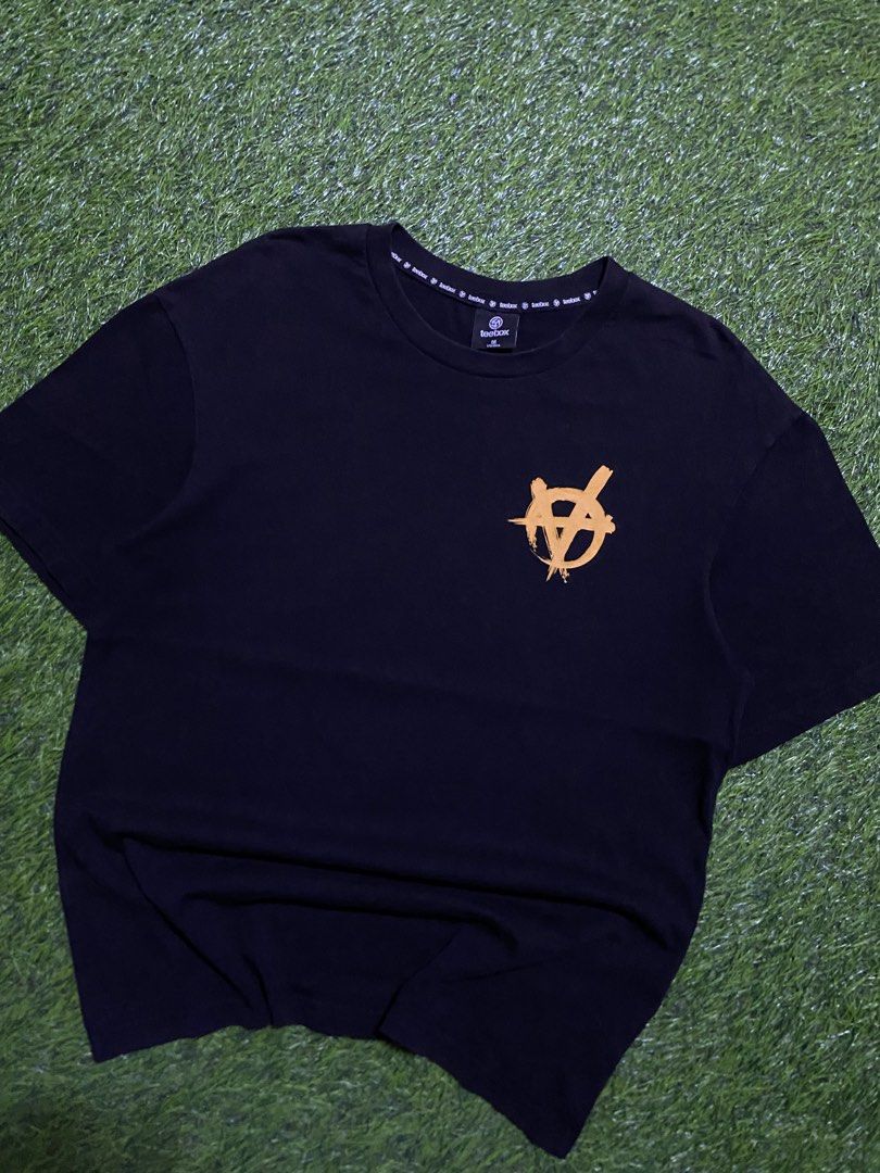 TEE BOX SHIRT (Category: Tshirts & Polo Shirts ) located in Manila. Submitted by niftythrifttt (Listing ID 1467339014, Image 2). Description: TEE BOX SIZE M SEMI L WIDTH - 19.5 LENGTH - 27 COLOR RATE 9.5 EXCELLENT CONDI NO ISSUE.