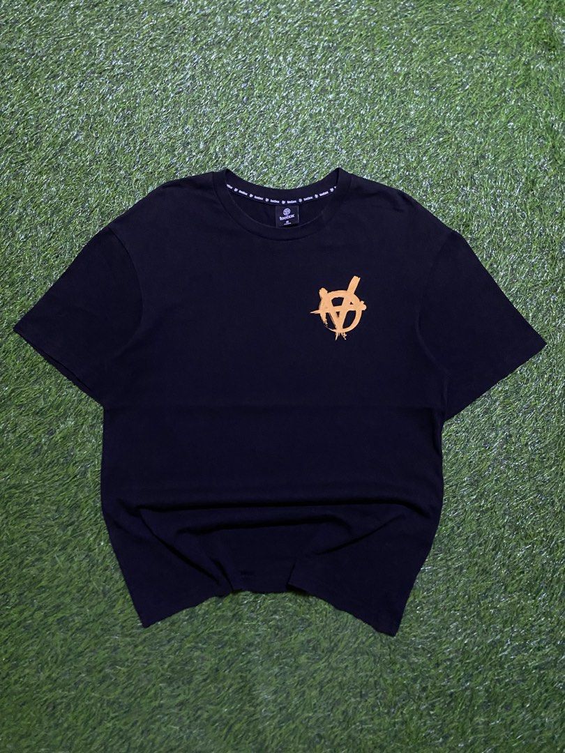 TEE BOX SHIRT (Category: Tshirts & Polo Shirts ) located in Manila. Submitted by niftythrifttt (Listing ID 1467339014, Image 1). Description: TEE BOX SIZE M SEMI L WIDTH - 19.5 LENGTH - 27 COLOR RATE 9.5 EXCELLENT CONDI NO ISSUE.