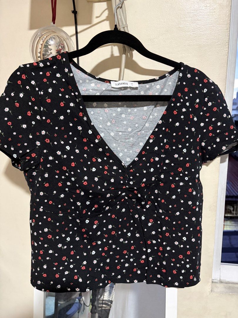 Terranova Top (Category: Shirts) located in Manila. Submitted by ayabananana (Listing ID 1467268833, Image 1). Description: .