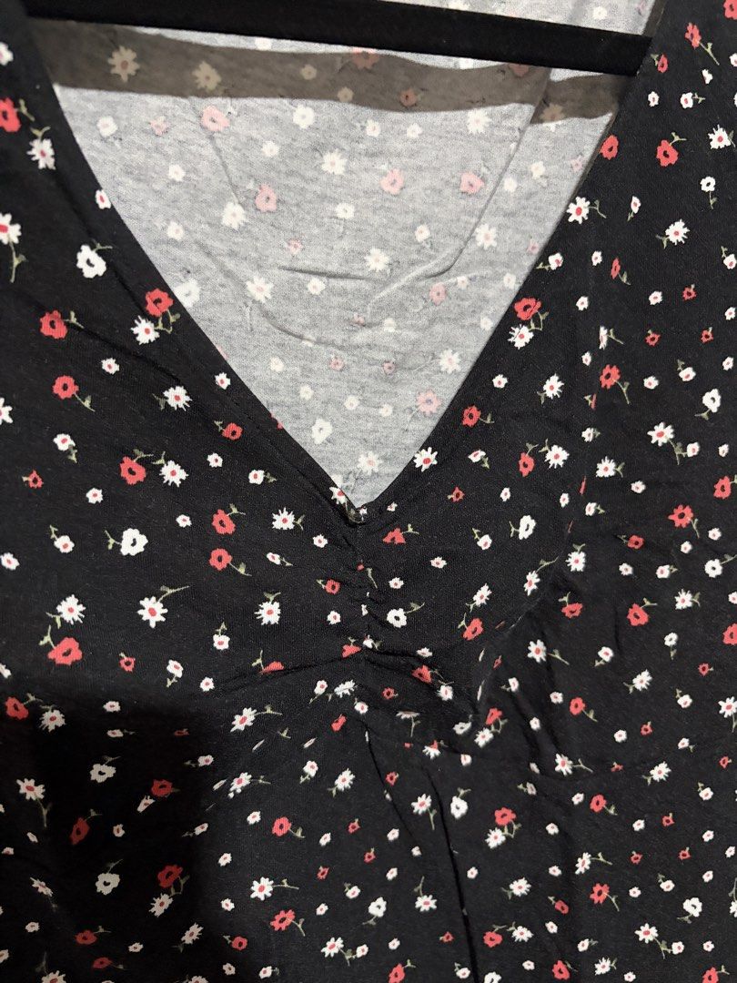 Terranova Top (Category: Shirts) located in Manila. Submitted by ayabananana (Listing ID 1467268833, Image 2). Description: .