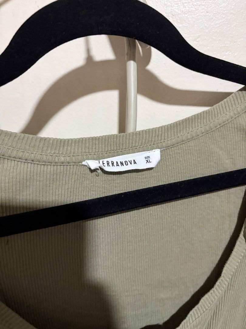 Terranova top (Category: Shirts) located in Manila. Submitted by ayabananana (Listing ID 1467269175, Image 3). Description: .