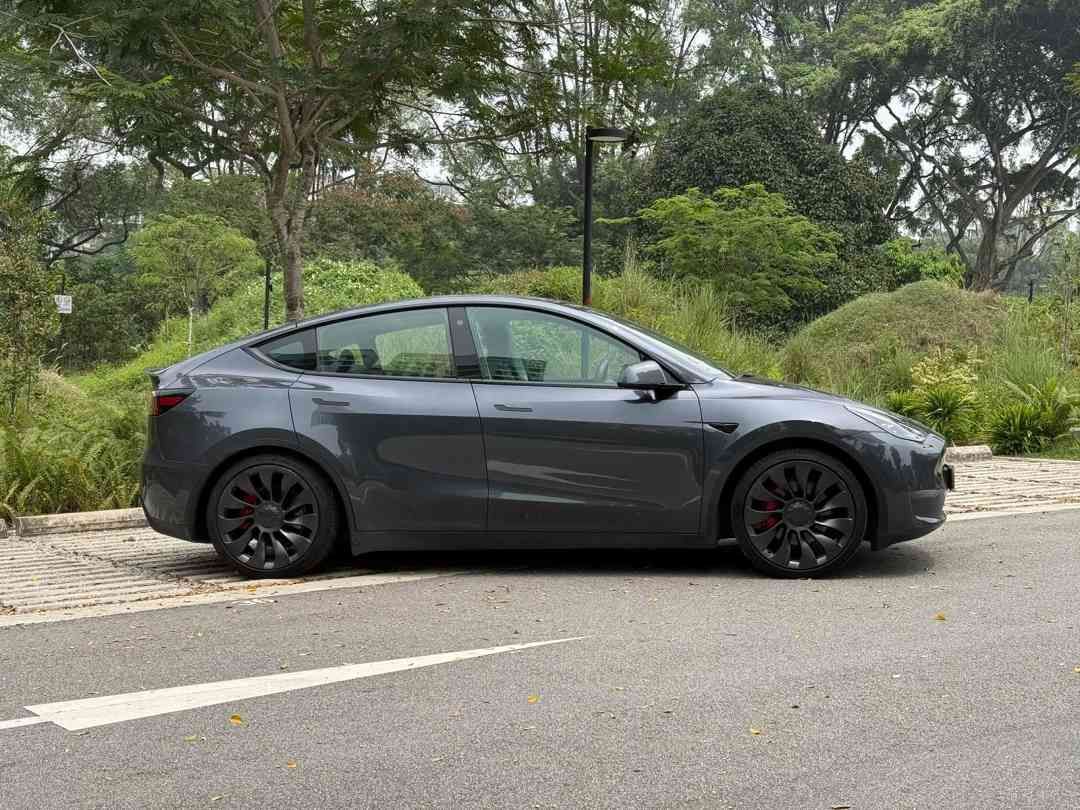 Tesla Model Y Electric Performance AWD (A), Cars, Used Cars on Carousell