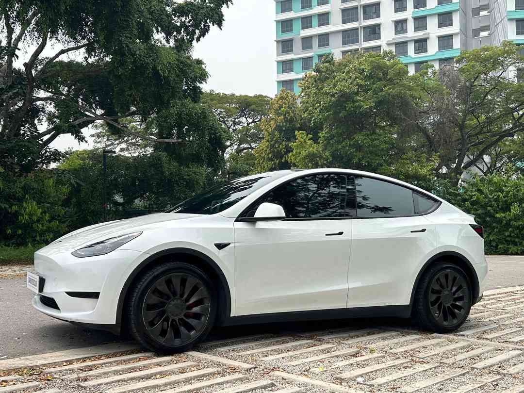 Tesla Model Y Electric RWD (A) (Category: Used Cars) located in Singapore. Submitted by carbuyersclub (Listing ID 1466412553, Image 2). Description: Showroom: Car Buyers Automotive Pte Ltd 1 Kampong Ampat #07-09/10 Singapore 368314 CarBuyers Club SG #1 Tesla reseller, 500+ Google reviews, SGCM Premium Dealer 2026! Cash rebate of $15,913 to grab at the end of COE! 1 owner unit! Comes with Tesla 4 years vehicle warranty and 8yr battery warranty for