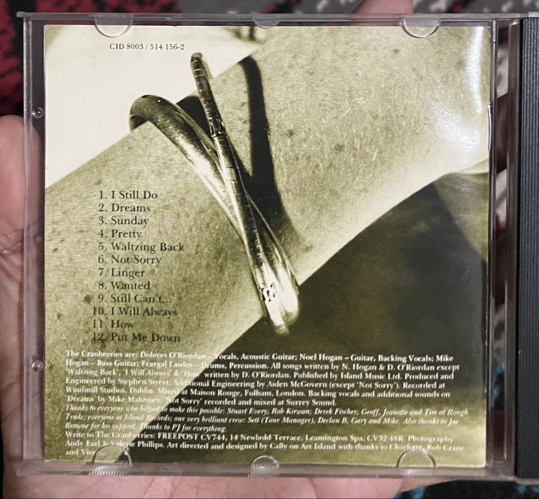 The Cranberries - Everybody Else Is Doing It, So Why Can’t We? (Category: CDs & DVDs) located in San Fernando. Submitted by yslkouros (Listing ID 1467267913, Image 3). Description: The first album including the hits “Dreams” and “Linger”. But my personal favourite is “Put Me Down”. Highly recommended for Cranberties fans.