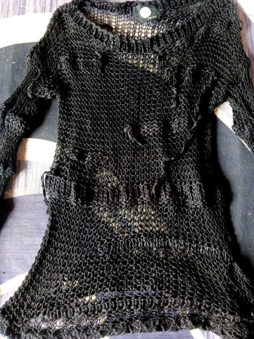 THE DOT NET SWEATSHIRT (Category: Dresses) located in Manila. Submitted by icamalicdem29 (Listing ID 1467203046, Image 2). Description: grunge-style black open-weave distressed knit top, popular within alternative, gothic, punk, and Y2K streetwear aesthetics. It features loose, laddered web detailing and deliberately tattered drop-stitches along the sleeves and bodice..