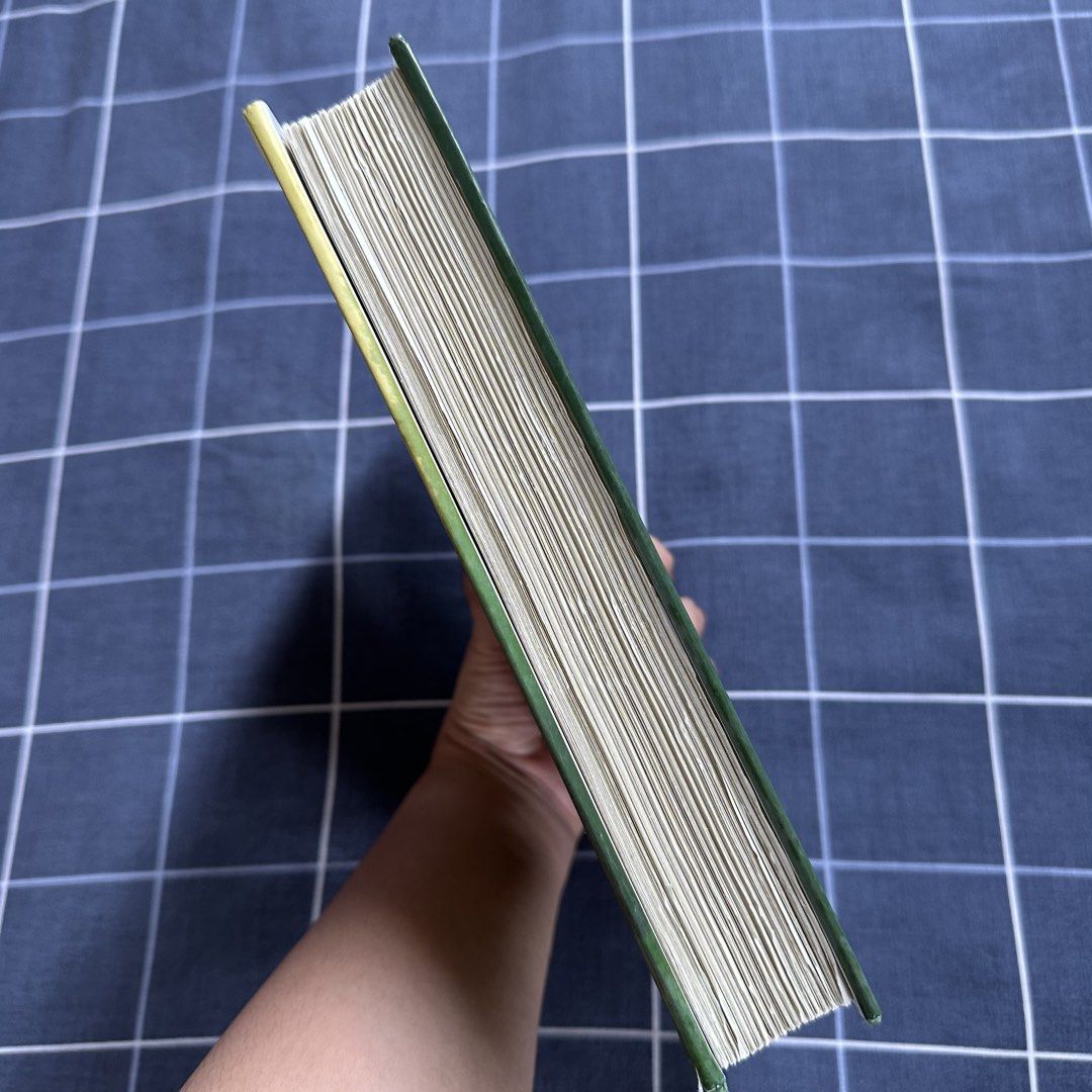 The Flight Portfolio by Julie Orringer (Category: Storybooks) located in Sogod. Submitted by kireina_ (Listing ID 1467311626, Image 3). Description: Read the synopsis here: https://www.goodreads.com/book/show/41552083.