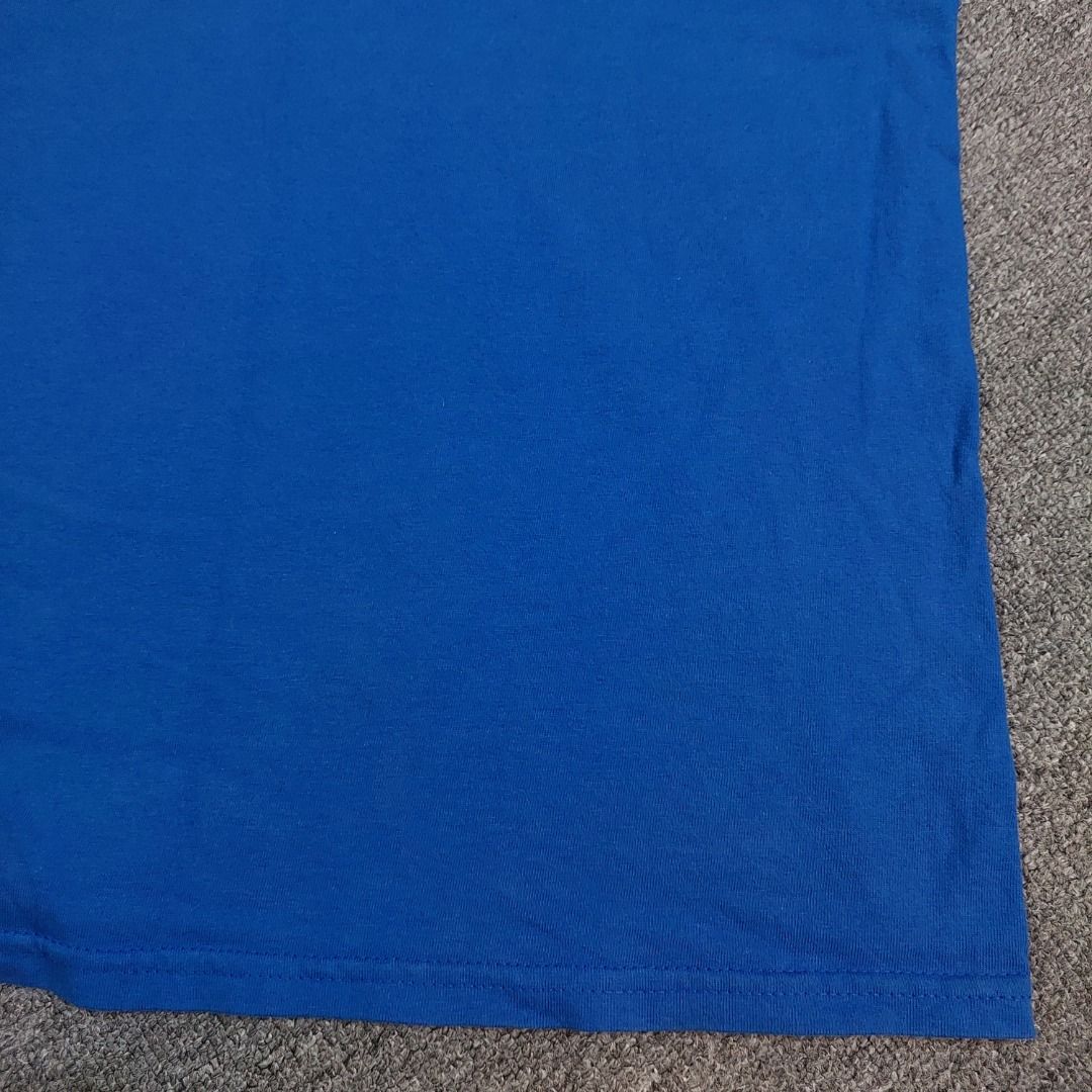 The Hundreds Blue Graphic T-Shirt (Category: Tshirts & Polo Shirts ) located in Cebu City. Submitted by thrift.thriftly (Listing ID 1467324593, Image 2). Description: size: medium dimes: 19.5x28.5 condition: excellent color rate: 9.8/10 issues: sign of use, hairline cracks .