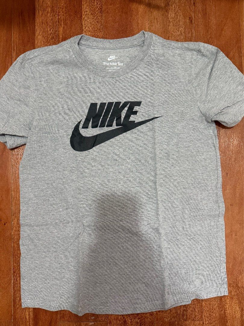 The Nike Tee (Category: Shirts) located in Quezon City. Submitted by krtstn (Listing ID 1467202537, Image 1). Description: XS Used Once.