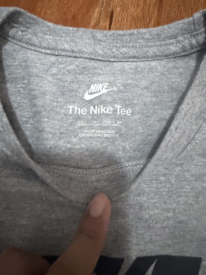 The Nike Tee (Category: Shirts) located in Quezon City. Submitted by krtstn (Listing ID 1467202537, Image 2). Description: XS Used Once.