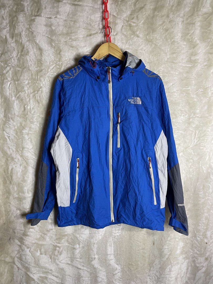 The north face (Category: Coats, Jackets and Outerwear) located in Molave. Submitted by ikong_thrift07 (Listing ID 1467307760, Image 1). Description: Issue anhan sa pic Need reglue.