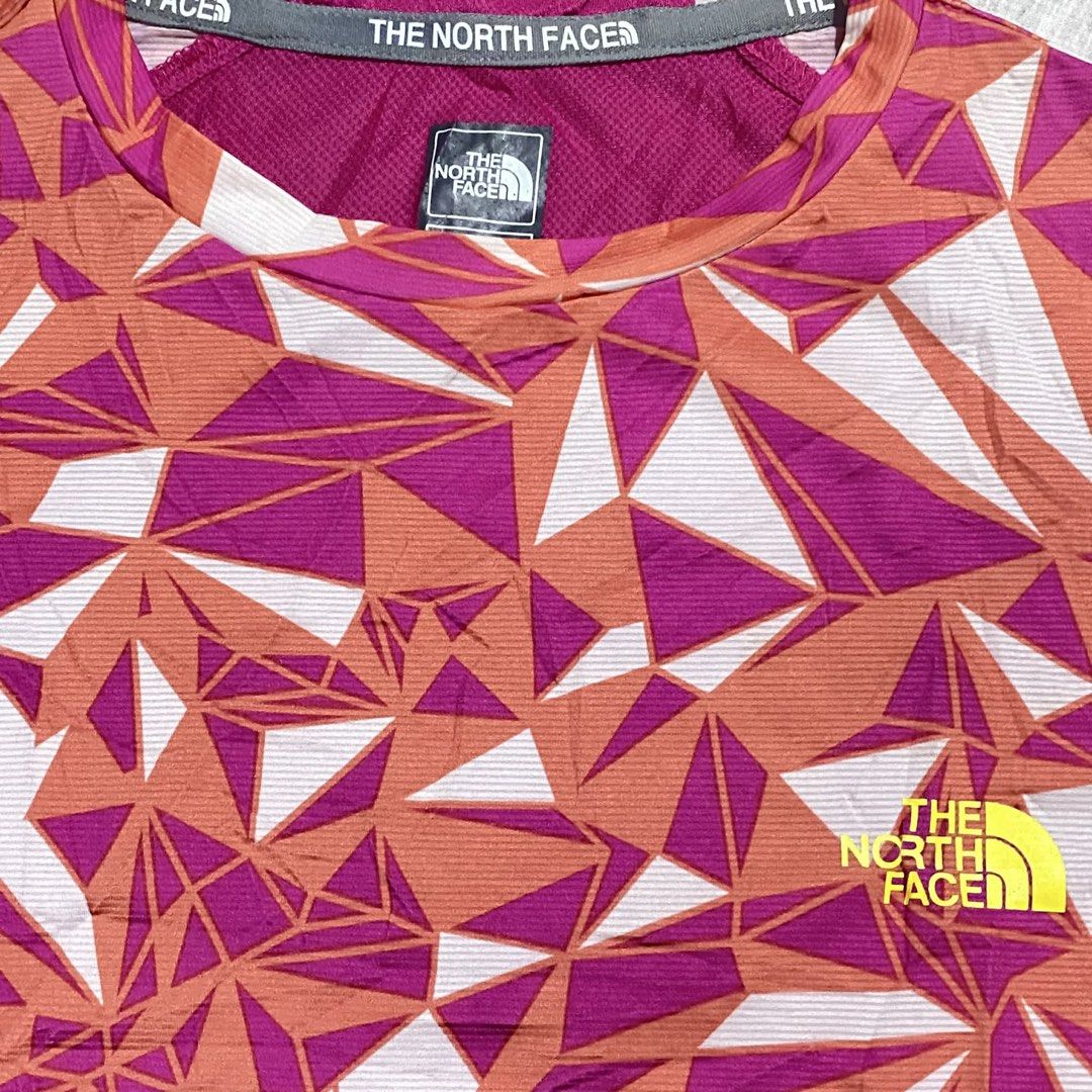 The North Face Drifit XS (Category: Activewear) located in Mabalacat. Submitted by stellargarments (Listing ID 1467300272, Image 2). Description: Length : 24 Width : 16 Condition : 9.5/10 harap likod logos SUPER NICE FITTING! BACK TO BACK LOGOS! COMPLETE TAGS DRIFIT POLYESTER SUPER NICE & KINIS! VERY COMFY & SMOOTH ON SKIN NEED WASH NO MAJOR STAIN FRESH FROM BALE.