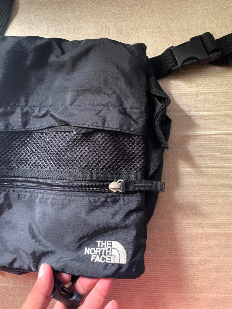 The north face sling bag (Category: Sling Bags) located in Butuan. Submitted by thriftology.cv (Listing ID 1467285074, Image 2). Description: as new condition rfs declutter.