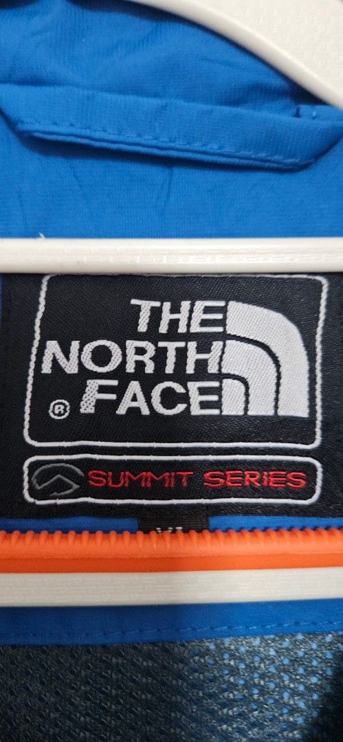 The North Face Summit Series Waterproof Breathable Jacket Blue (Category: Coats, Jackets and Outerwear) located in Santa Maria. Submitted by rommelmateo (Listing ID 1467351876, Image 3). Description: - Color: Blue and dark blue - Series: Sport Oscillator gear - Weather Protection: Waterproof & breathable with a 20,000mm rating - Features: Attached hood with adjustable drawstrings - Storage & Closure: Secure zippered front closure and pockets.