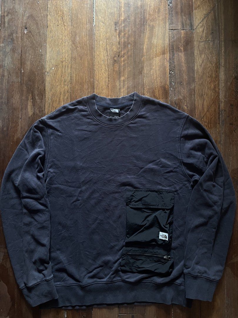 The North Face Utility Crew neck Sweatshirt (Category: Coats, Jackets and Outerwear) located in Los Banos. Submitted by lootmeup (Listing ID 1467254067, Image 3). Description: The North Face Utility Crew neck Sweatshirt Size: Width: 21 Length: 25.5 Mine P500.