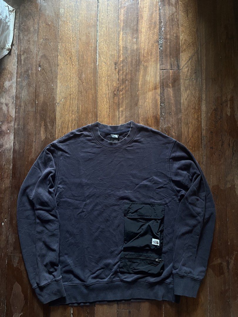 The North Face Utility Crew neck Sweatshirt (Category: Coats, Jackets and Outerwear) located in Los Banos. Submitted by lootmeup (Listing ID 1467254067, Image 2). Description: The North Face Utility Crew neck Sweatshirt Size: Width: 21 Length: 25.5 Mine P500.