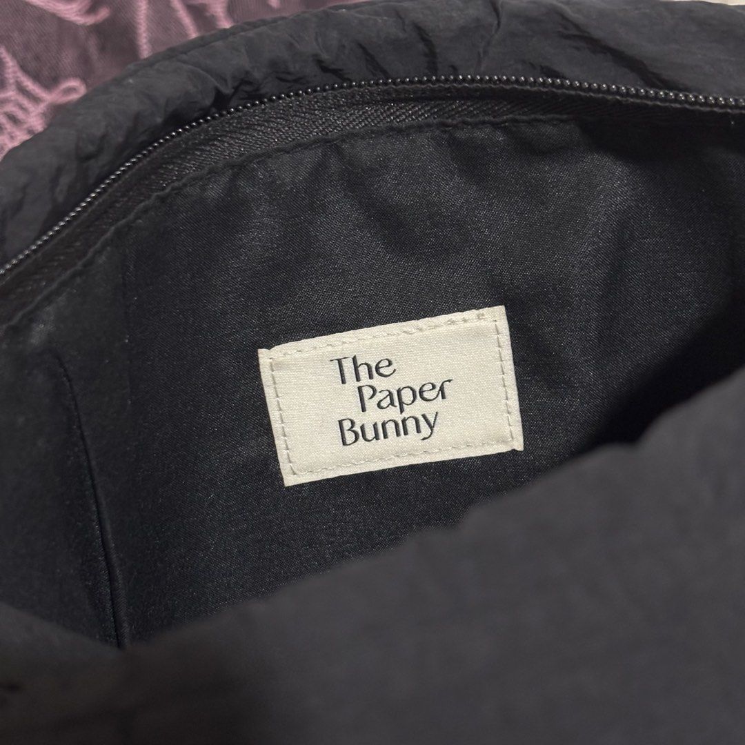 The Paper Bunny laptop pod 13.3" (black) (Category: Purses & Pouches) located in Cabuyao City. Submitted by nevernotdecluttering (Listing ID 1467280021, Image 3). Description: final price SF starts at ₱70 via j&t ship out every sunday only minor white mark/scuff(?) near the sleeve- tried removing it using a wet wipe hence the darker/wet mark around it. clean interior.