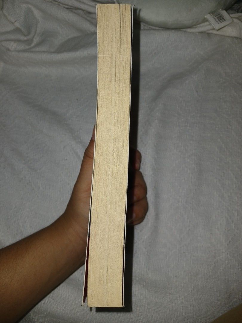 The Satsuma Complex - Bob Mortimer (Category: Storybooks) located in Quezon City. Submitted by swiftcloud_d2882a (Listing ID 1467339213, Image 3). Description: Bought from Biblio. Slight tanning. Slight spine creasing at the bottom. No foxing. No annotations..