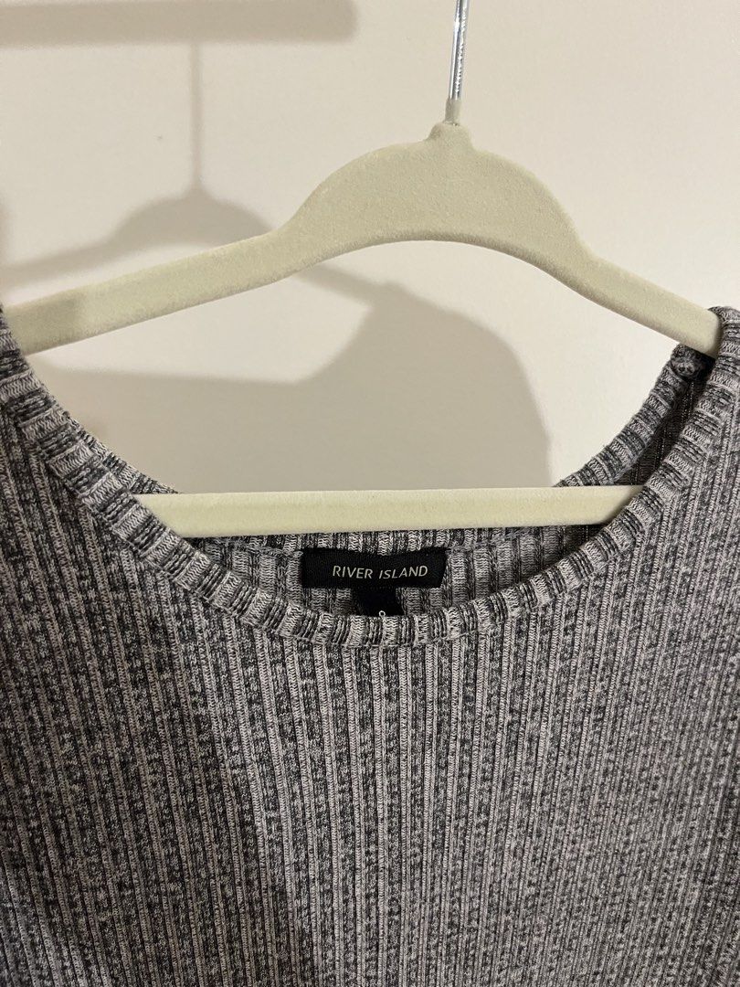 Tight Gray Dress (Category: Dresses) located in Manila. Submitted by xxx0727 (Listing ID 1467277883, Image 3). Description: - Never used - Small size .
