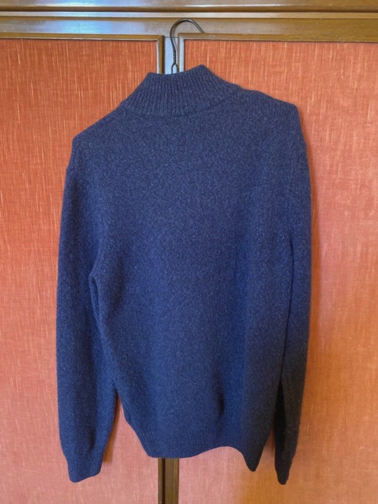Timberland Lambswool Blend Quarter-Zip Sweater (Category: Coats, Jackets and Outerwear) located in Manila. Submitted by tris5481 (Listing ID 1467210227, Image 3). Description: Navy blue Timberland quarter-zip sweater in a cozy lambswool blend, Size S. Features an embroidered chest logo and ribbed trim. Great for layering!.