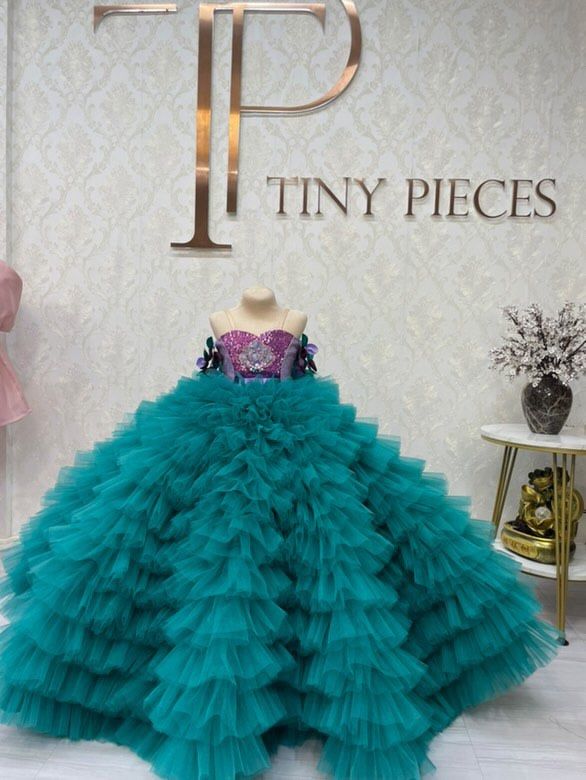 Tiny Pieces Ariel 2 in 1 Gown s7 (Category: Babies & Kids Fashion) located in Pasig City. Submitted by cacishop (Listing ID 1467233881, Image 1). Description: There’s a skintone strap so dress doesnt fall This was custom made Includes separate tutu skirt Bag included Negotiable but almost half of the price not accepted.